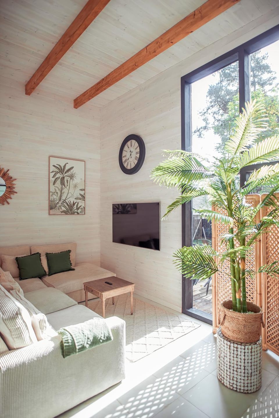 Communal lounge/ TV room, Living room