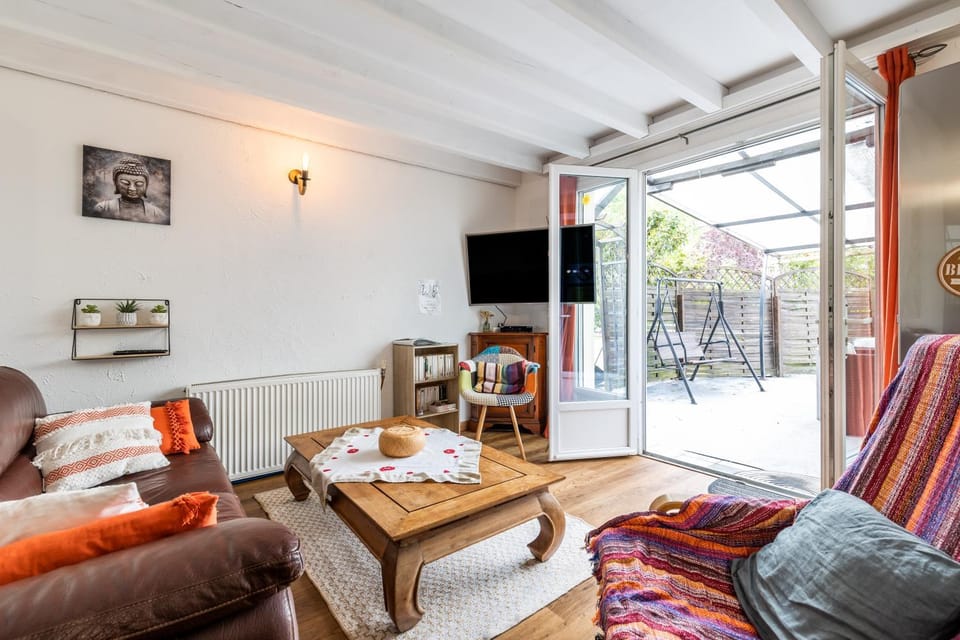 Property building, Living room