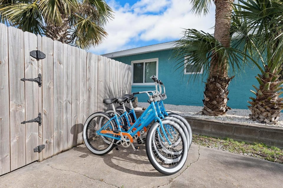 Emerald Flamingo House in Sunnyside