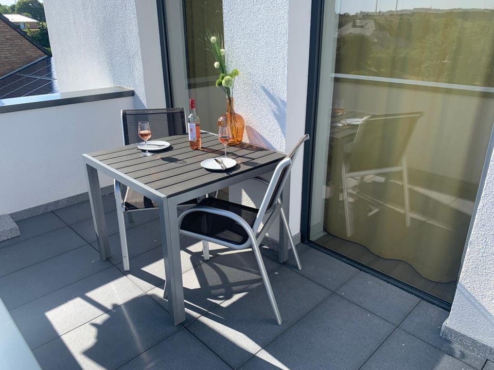 eifel24, neu, modern mit Dachterrasse Apartment in Vulkaneifel