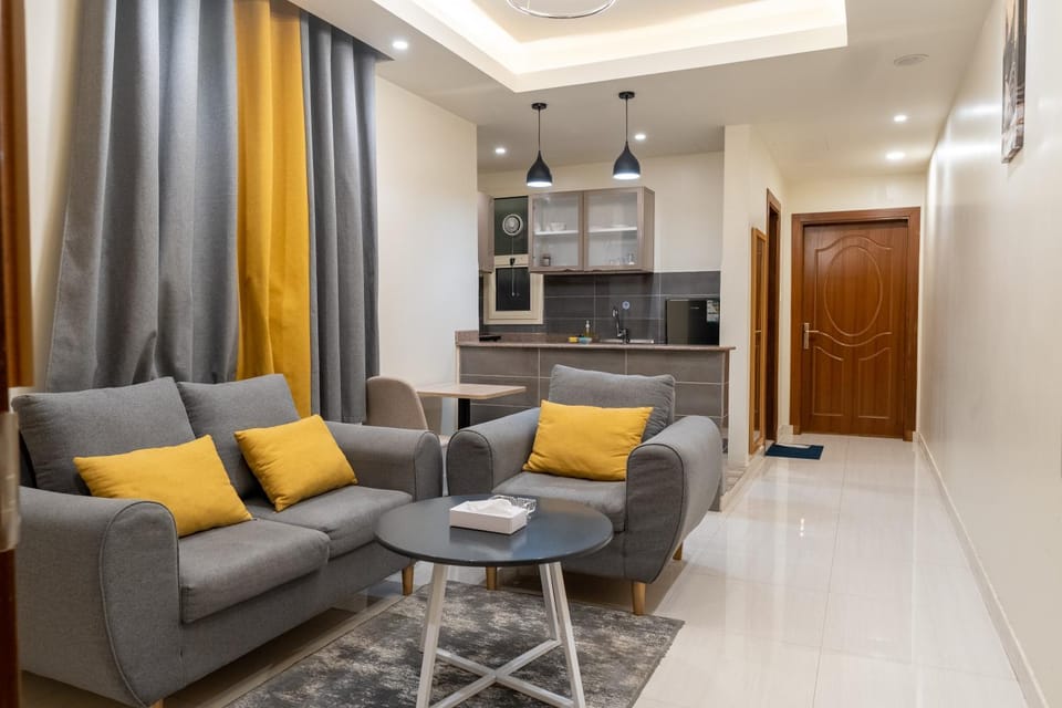 Kitchen or kitchenette, Seating area