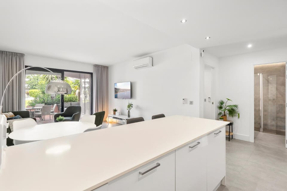 Modern 3 bed Apartment in Puerto Banus, Marbella Apartment in Marbella