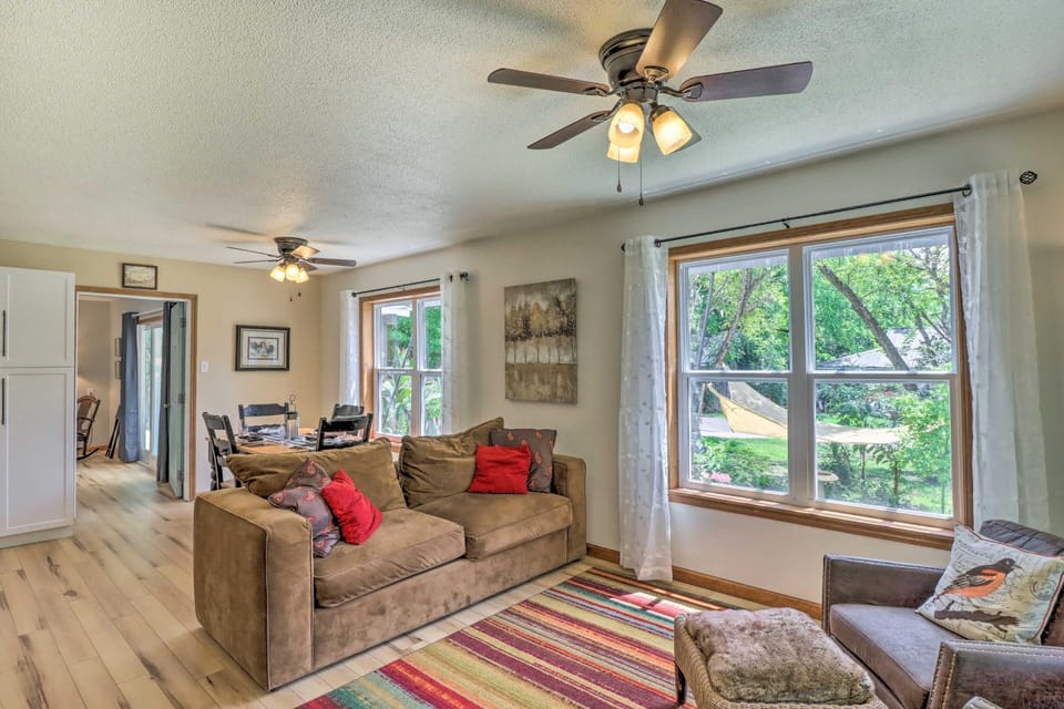 Mountain View Home Steps to Amphitheater Park House in Mountain View