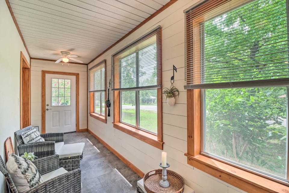 Mountain View Home Steps to Amphitheater Park House in Mountain View