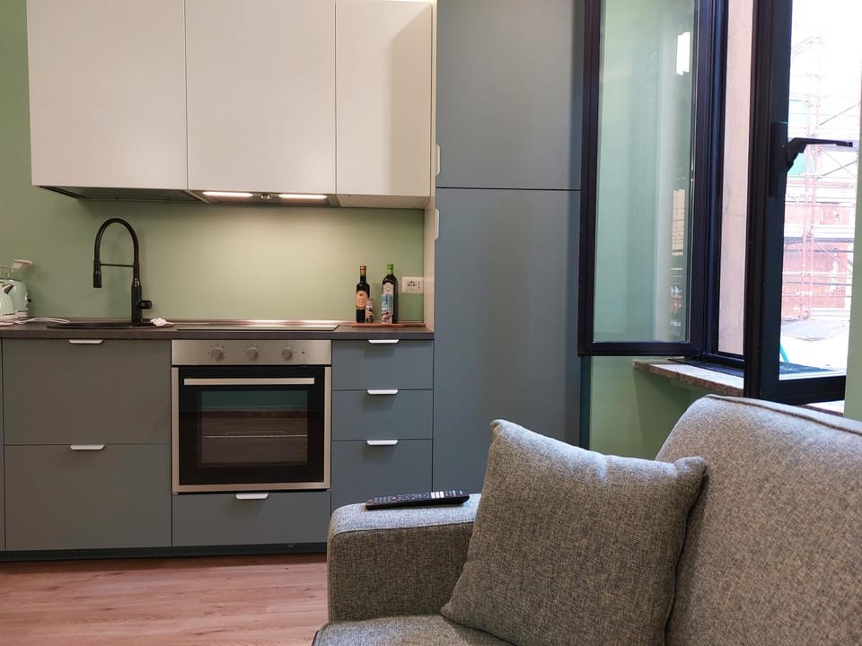 Kitchen or kitchenette, Living room