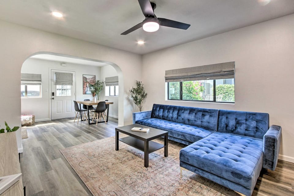 Walk to Papago Park: Condo w/ Community Perks! House in Scottsdale