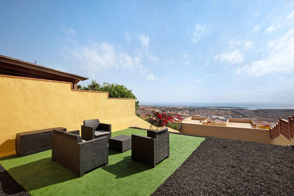 Property building, Balcony/Terrace