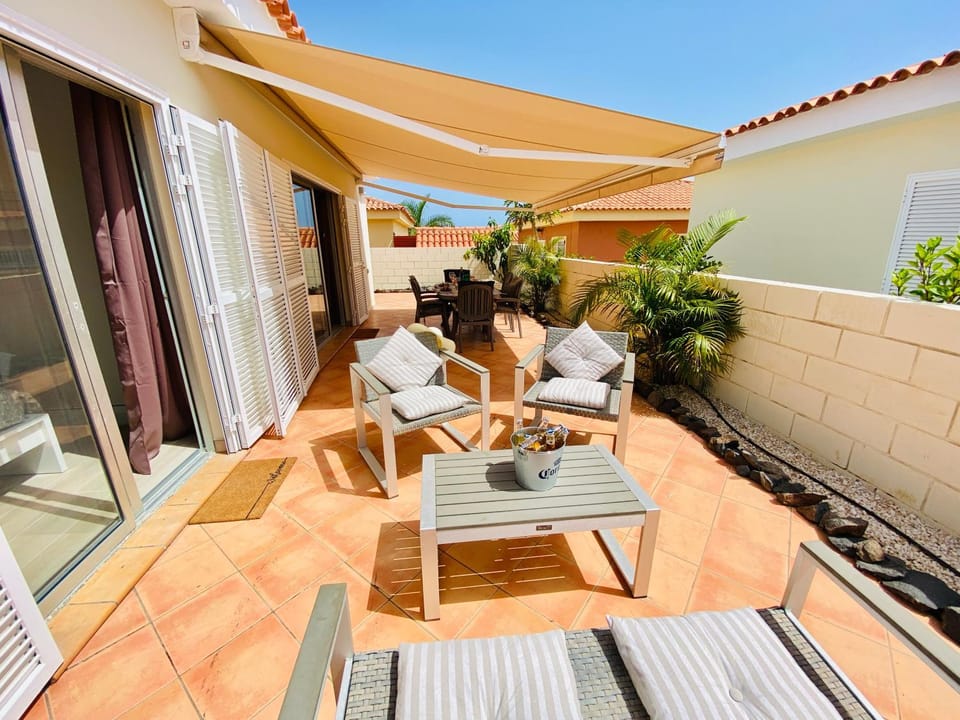 Patio, Day, View (from property/room), Balcony/Terrace, Seating area, Dining area