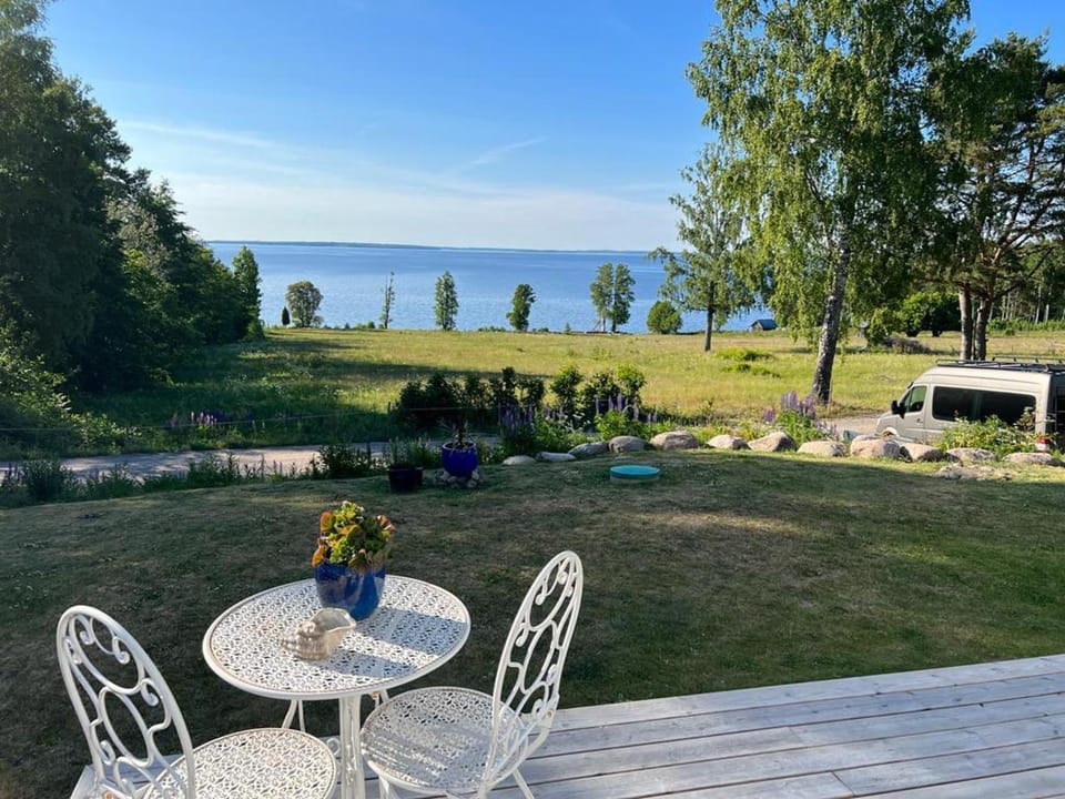 Romantic Loft Cosy Hideaway with Fireplace House in Västra Götaland County