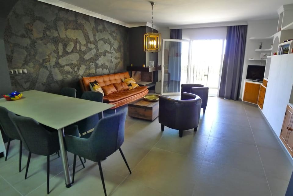 Communal lounge/ TV room, Living room