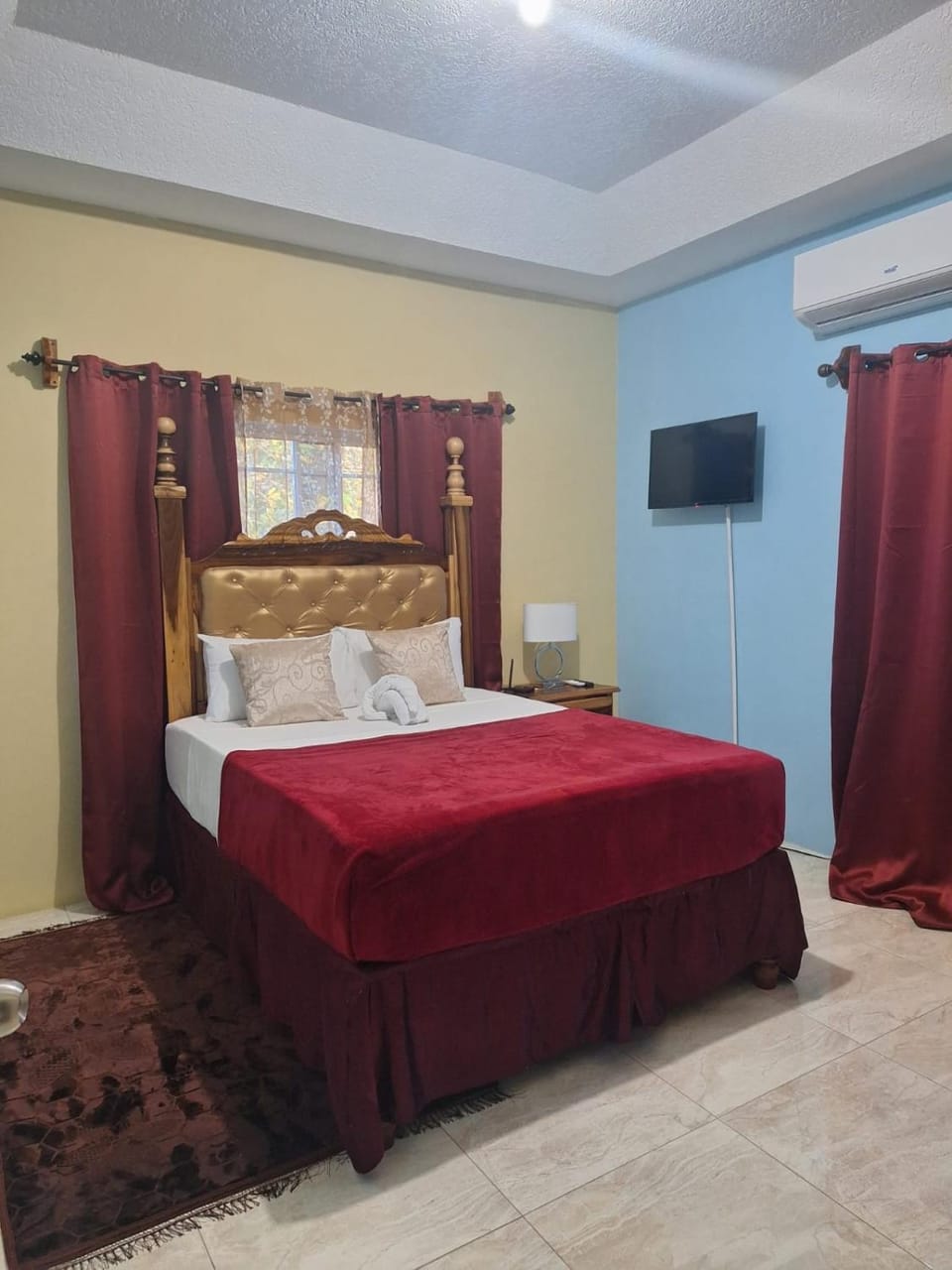 Hill view Vacational 1 Bedroom Rental Bed and Breakfast in Runaway Bay