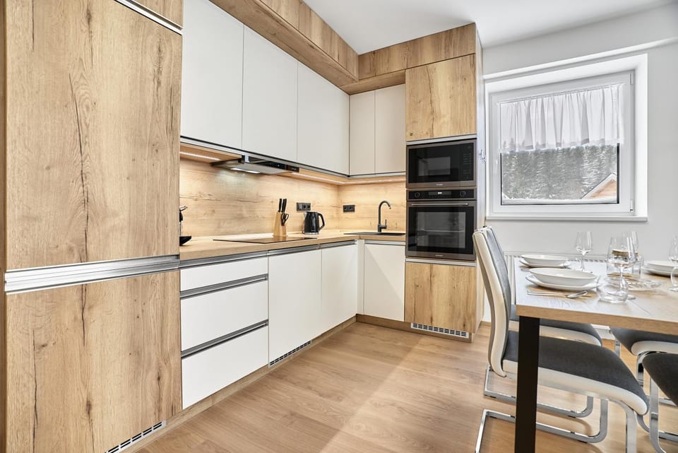 Kitchen or kitchenette, oven, stove