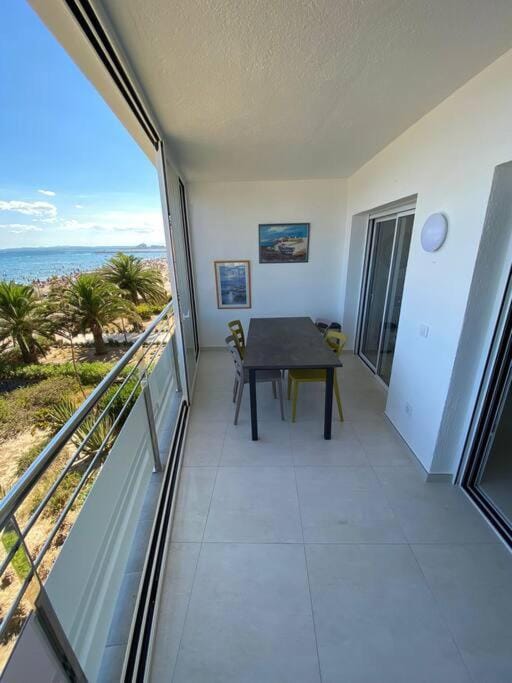 Superbe appartement Première ligne de mer Apartment in Roses