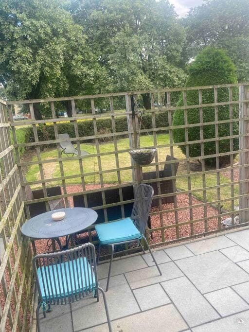 Lovely 2 bedroom with private garden Apartment in Edinburgh