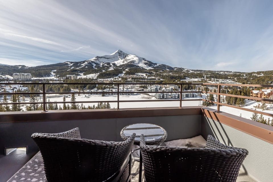 Day, Winter, Balcony/Terrace, Seating area, Mountain view, furniture