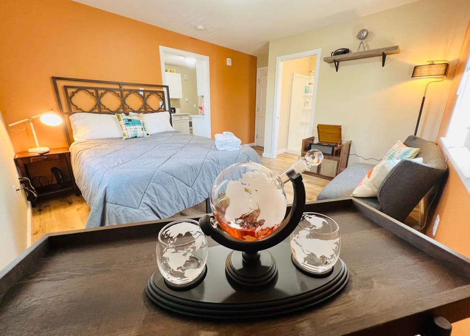 Mad Men Apartment in Salem