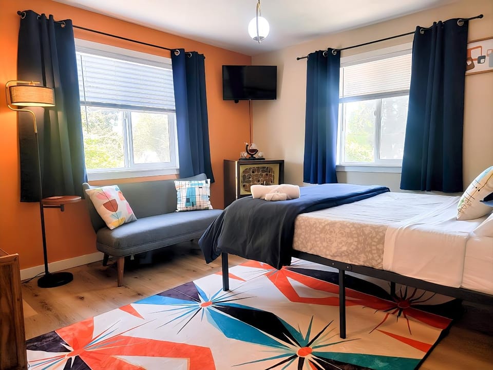 Mad Men Apartment in Salem