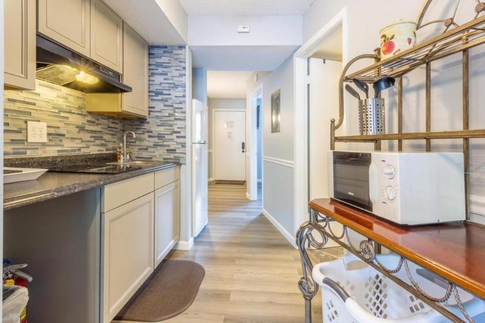 Family Bear Condos, Unit 103 ,Downtown Gatlinburg Apartment in Gatlinburg