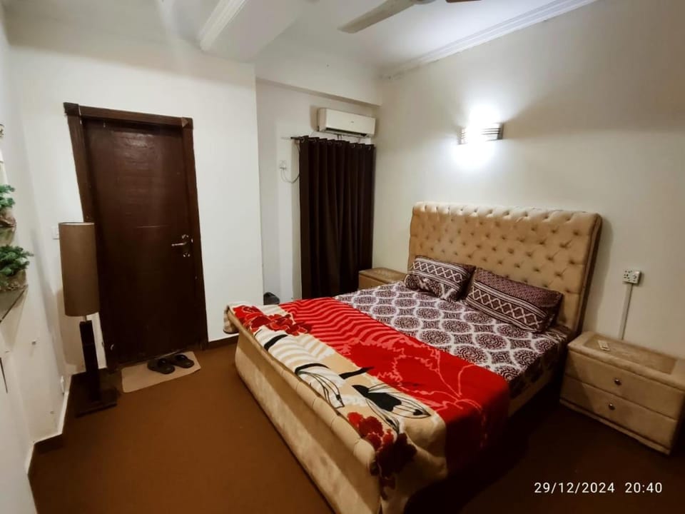 Comfort Hub Compact Luxury 2BR Family Apt,Wi-Fi,Balcony Apartment in Islamabad