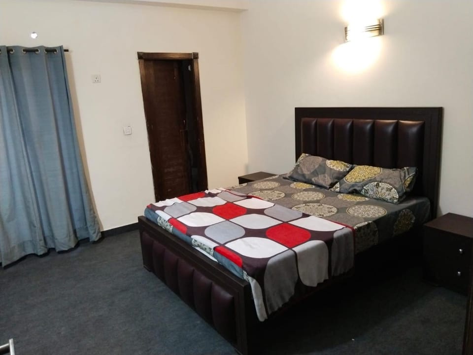 Comfort Hub Compact Luxury 2BR Family Apt,Wi-Fi,Balcony Apartment in Islamabad