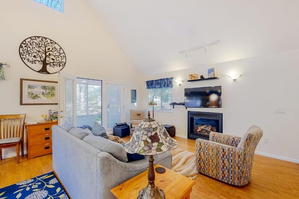 Uncle Warren's Retreat House in Glen Arbor