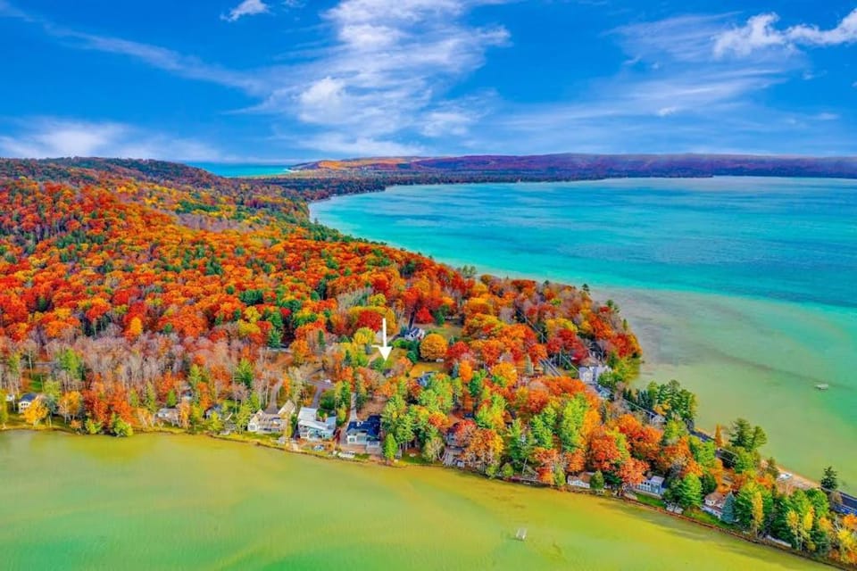Q3 at Little Glen Lake House in Glen Lake