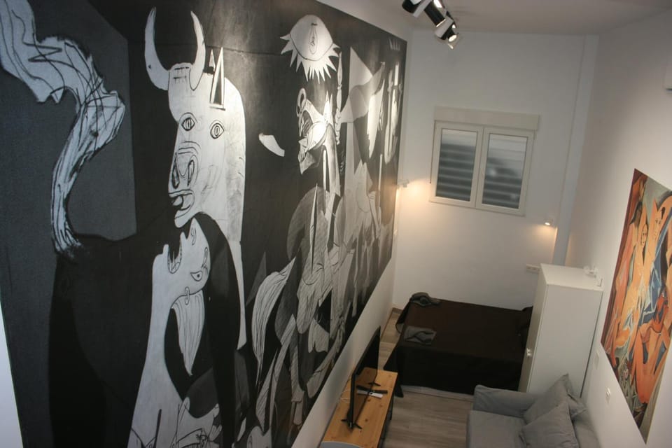 Living room, Photo of the whole room