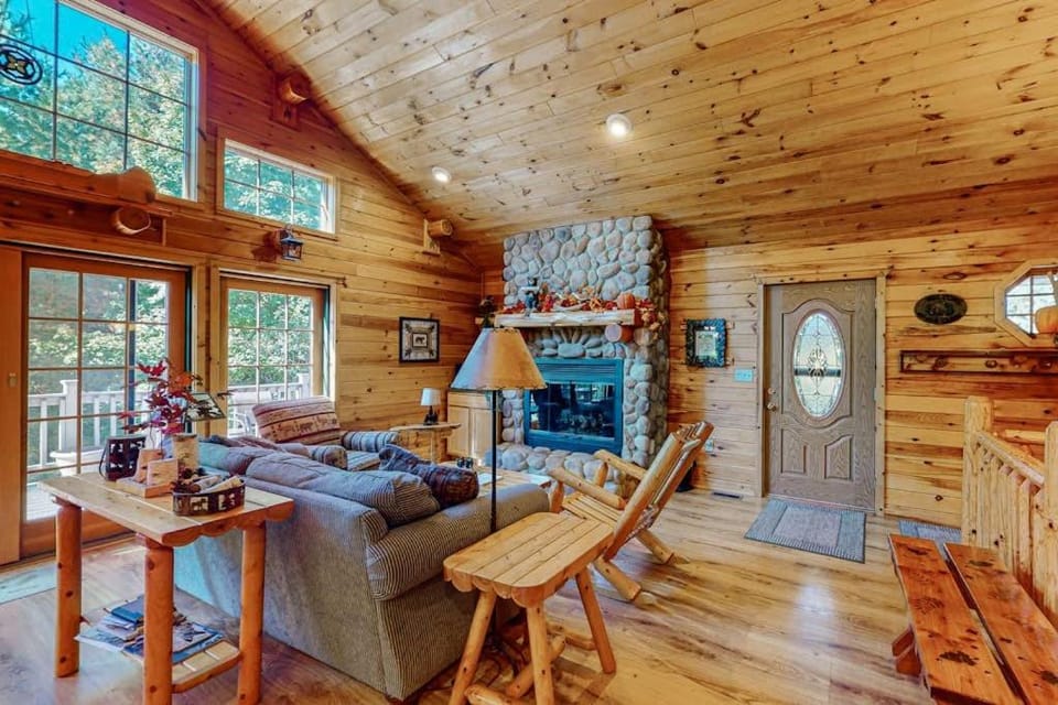 Ridge Wood House in Sleeping Bear Dunes