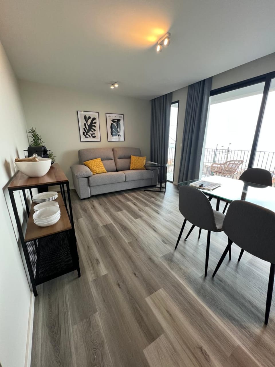 Living room, Seating area, Dining area
