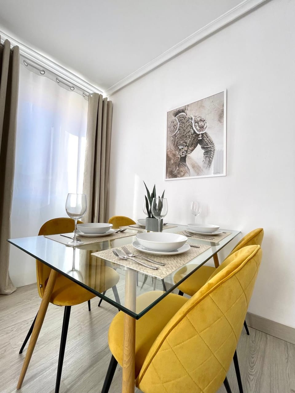Living room, Seating area, Dining area