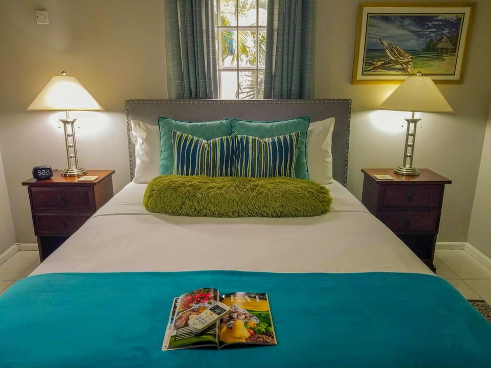Bed, Bedroom, air conditioner