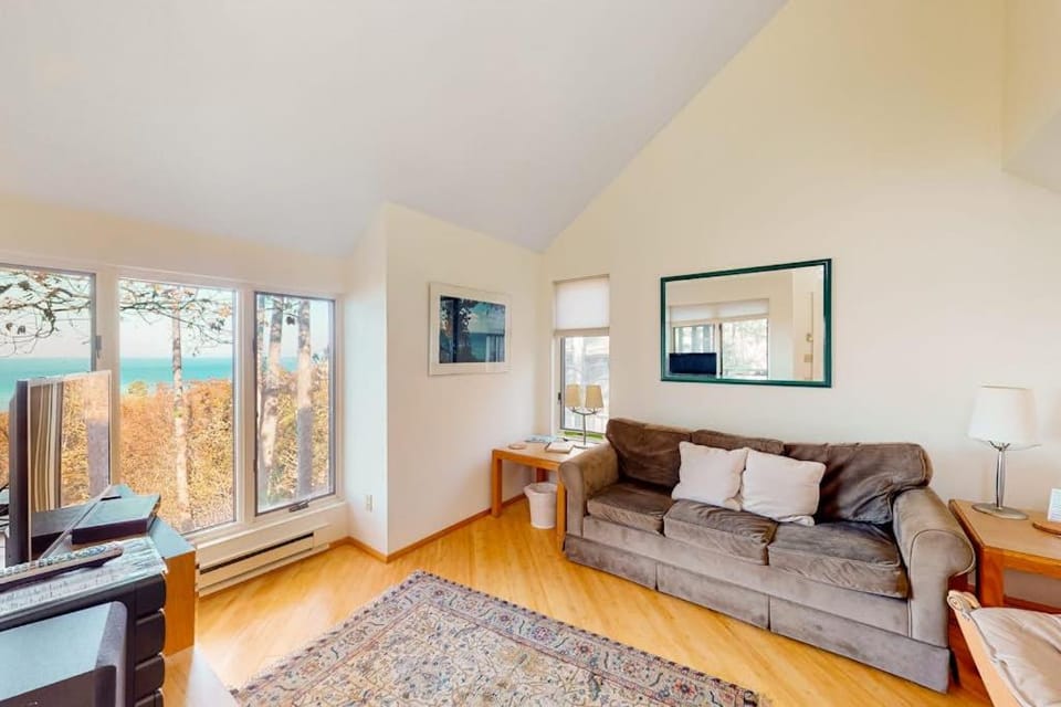 Hawks Nest 58 House in Sleeping Bear Dunes