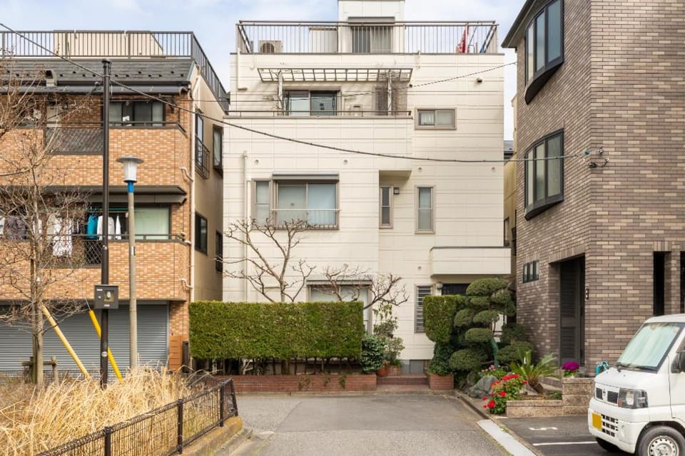 Property building, Neighbourhood, Street view, Location