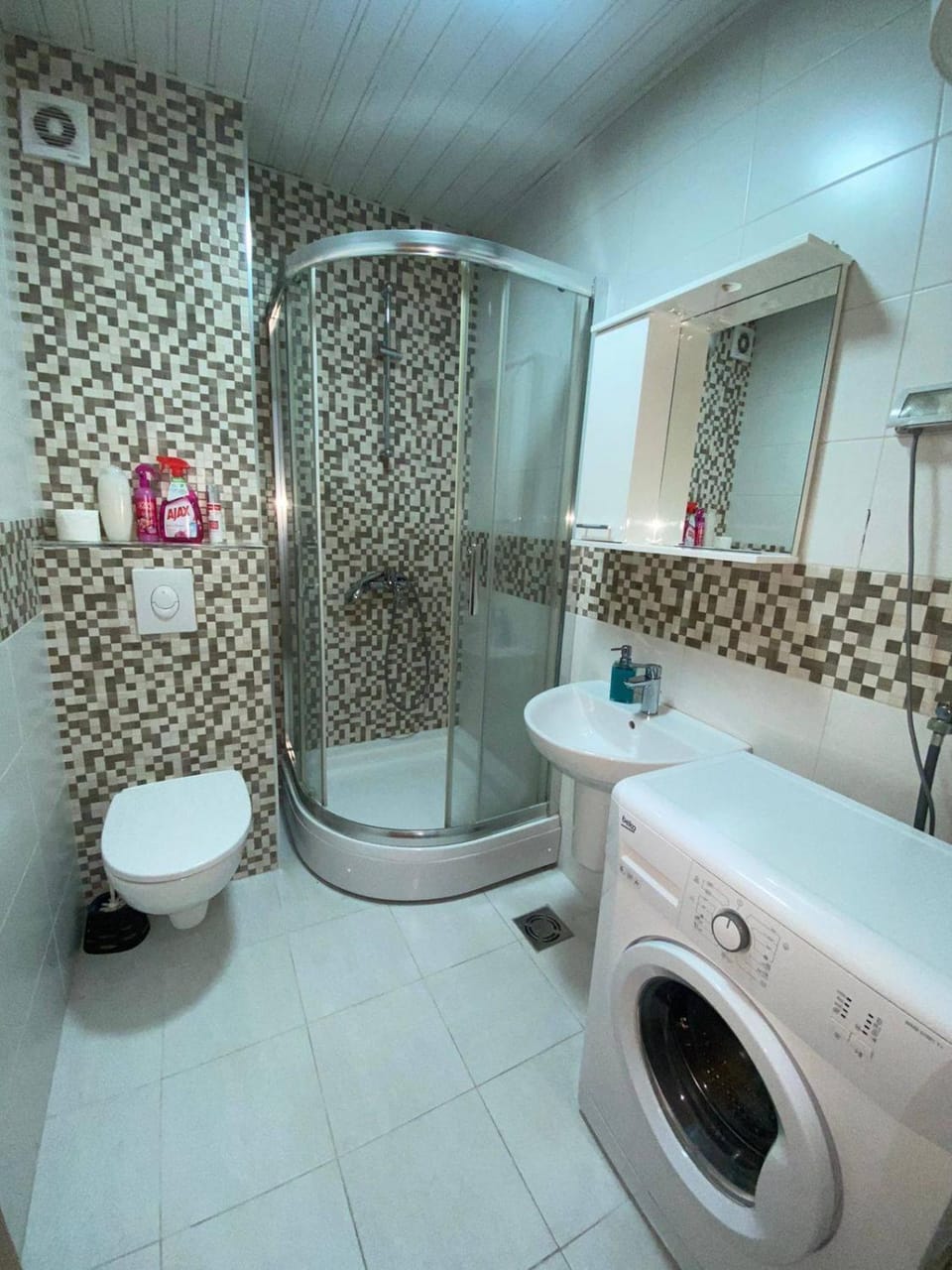 Shower, Toilet, Bathroom, washing machine