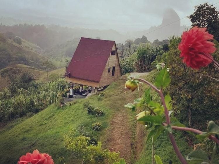 Chalet de Liz - Guatapé Campground/ 
RV Resort in Antioquia