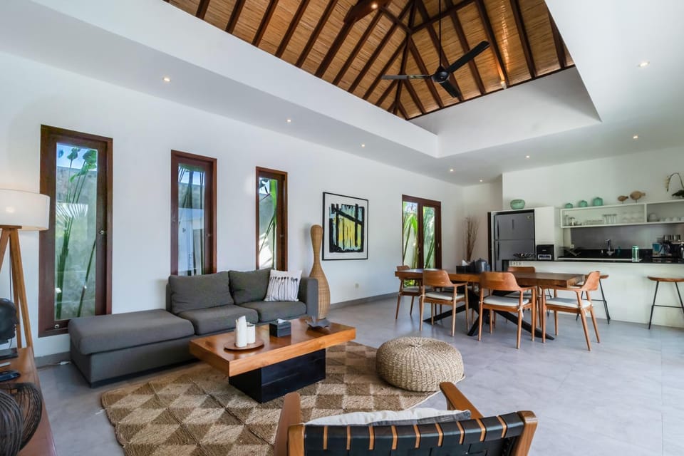 Coffee/tea facilities, Kitchen or kitchenette, Living room, Seating area, Dining area, oven
