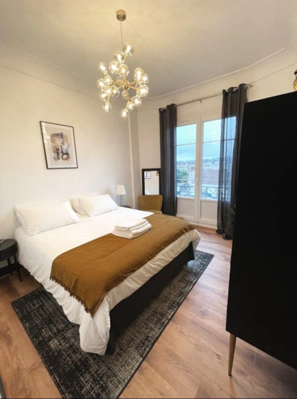 Bed, Photo of the whole room, Bedroom