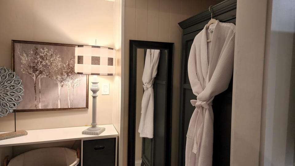 Town Square Retreat Apartment in Blairsville