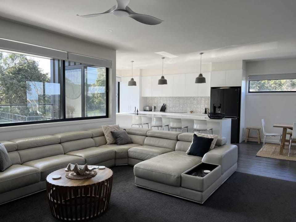 Living room, Seating area, fireplace, kitchen