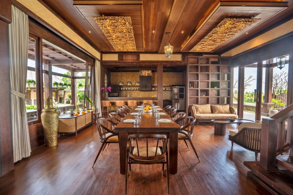 TV and multimedia, Kitchen or kitchenette, Living room, Seating area, Dining area