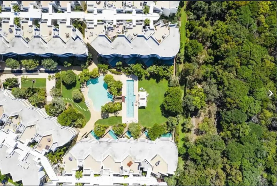 Property building, Bird's eye view, Garden, Garden view, Pool view, Swimming pool