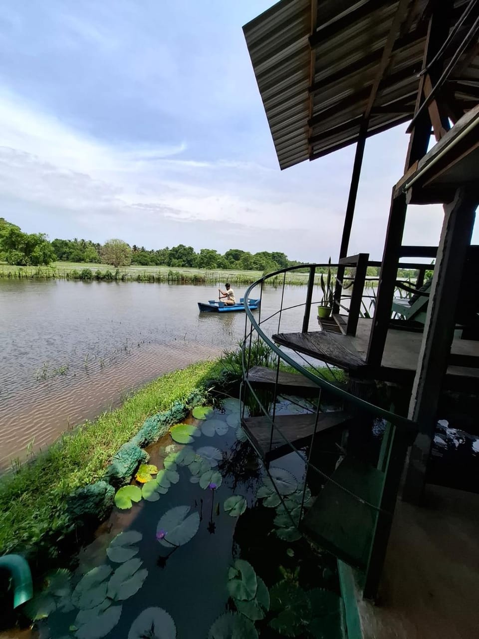 Lake Wind Vacation rental in Sri Lanka