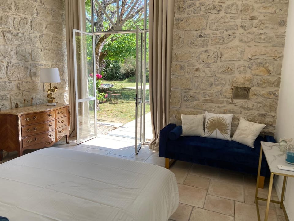 Jas de Berrias location de charme avec piscine Bed and Breakfast in Berrias-et-Casteljau