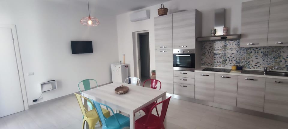 TV and multimedia, Seating area, kitchen