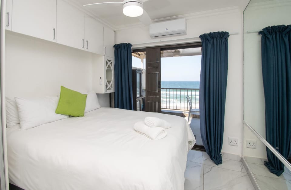 Bed, Natural landscape, View (from property/room), Balcony/Terrace, Photo of the whole room, Bedroom, Sea view, air conditioner