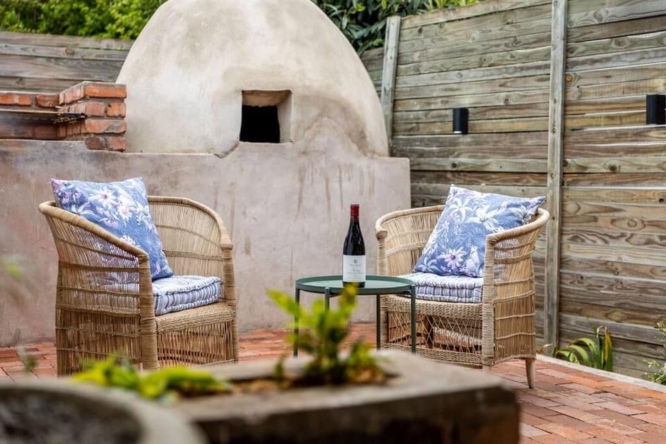 Patio, Seating area