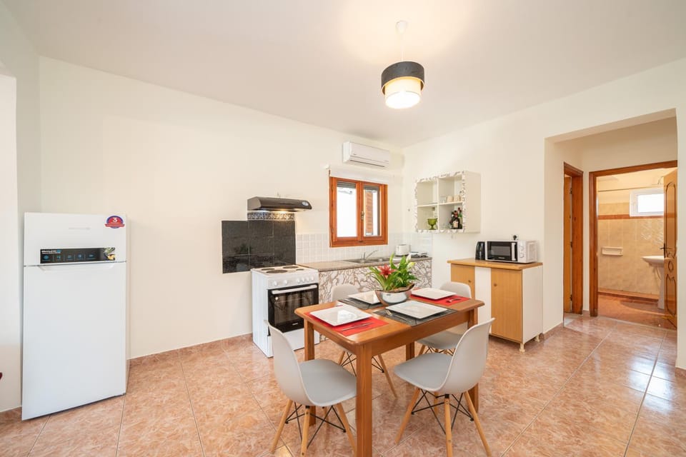 Afroditi Holiday Home - Yellow Apartment Apartment in Cephalonia