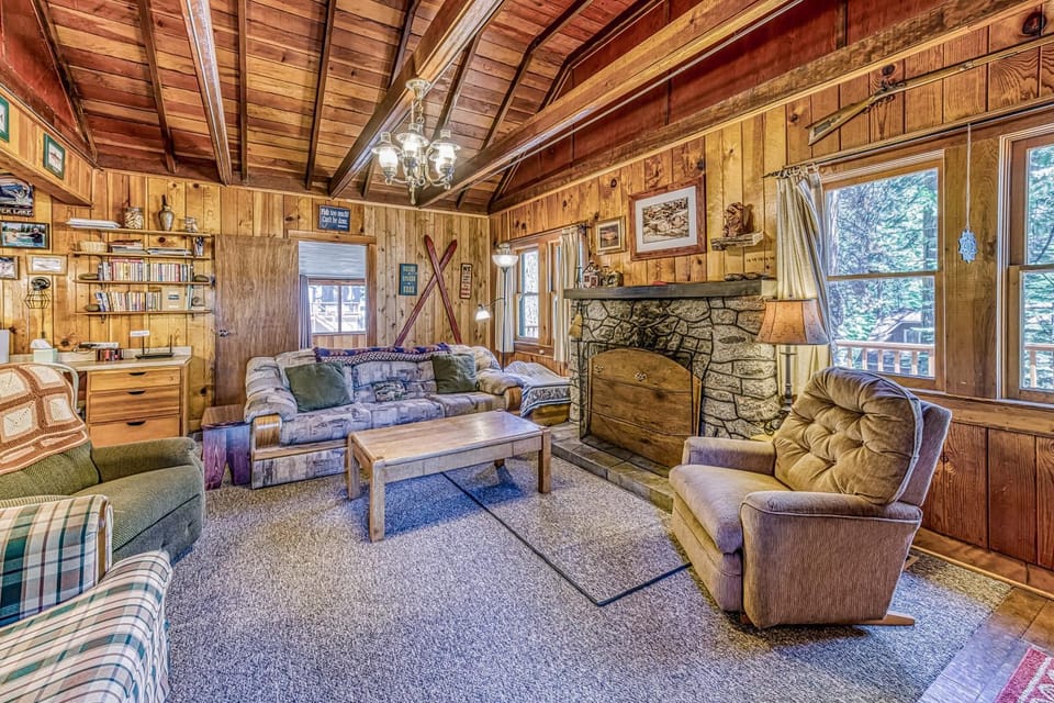 Alpine Cottage House in Shaver Lake