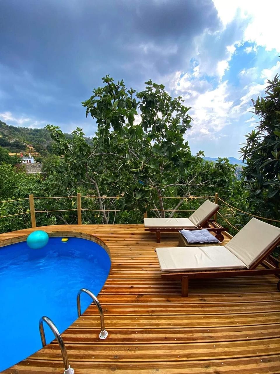Swimming pool, Swimming pool