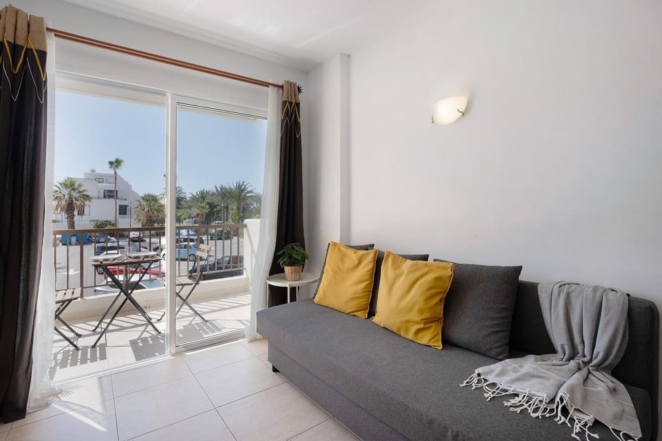Balcony/Terrace, Living room